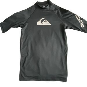 EUC Quiksilver Black White Short Sleeve Rash Guard Swim Top - Size Small